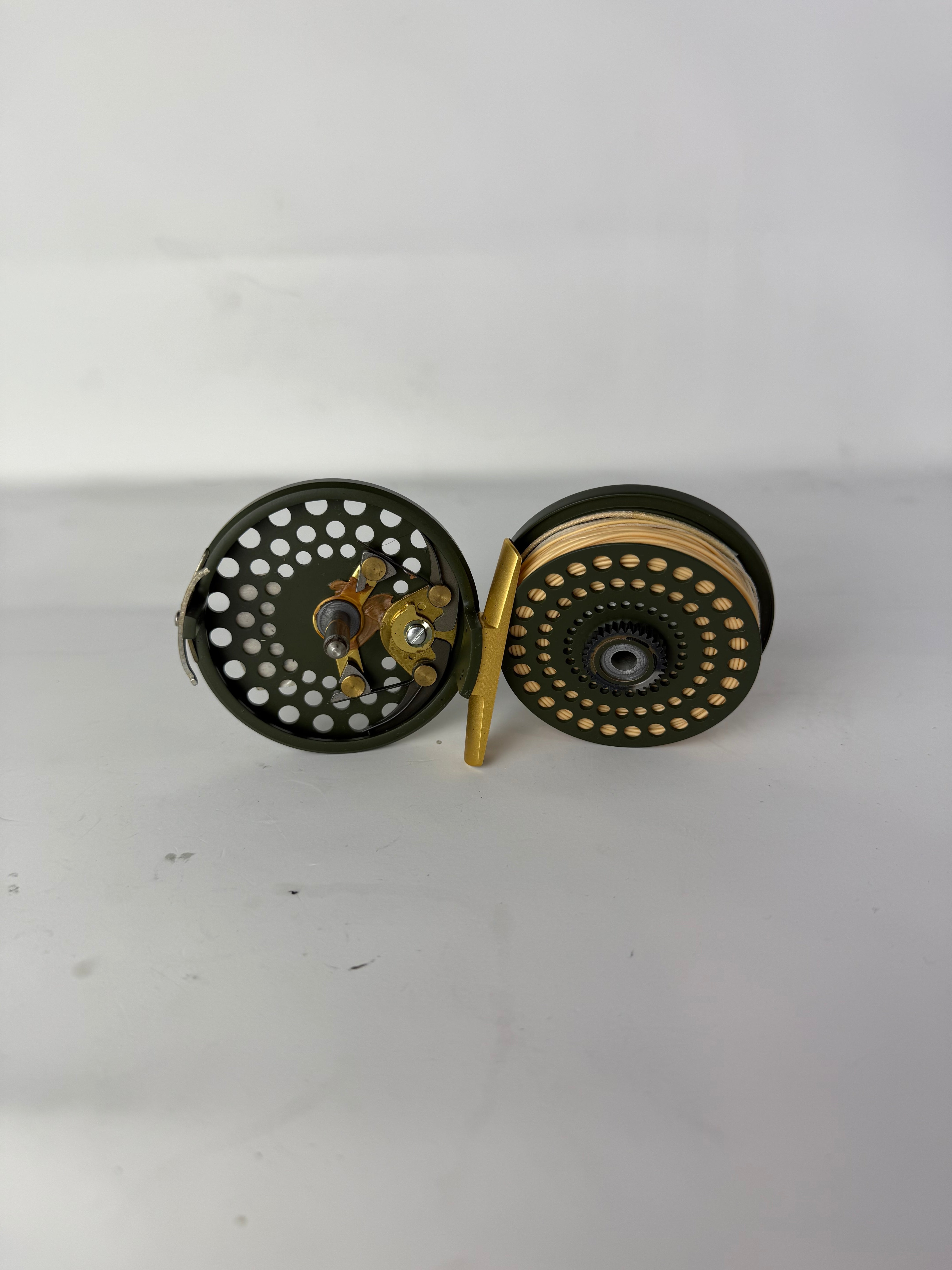 Used Orvis CFO 1-2-3 Reel Green