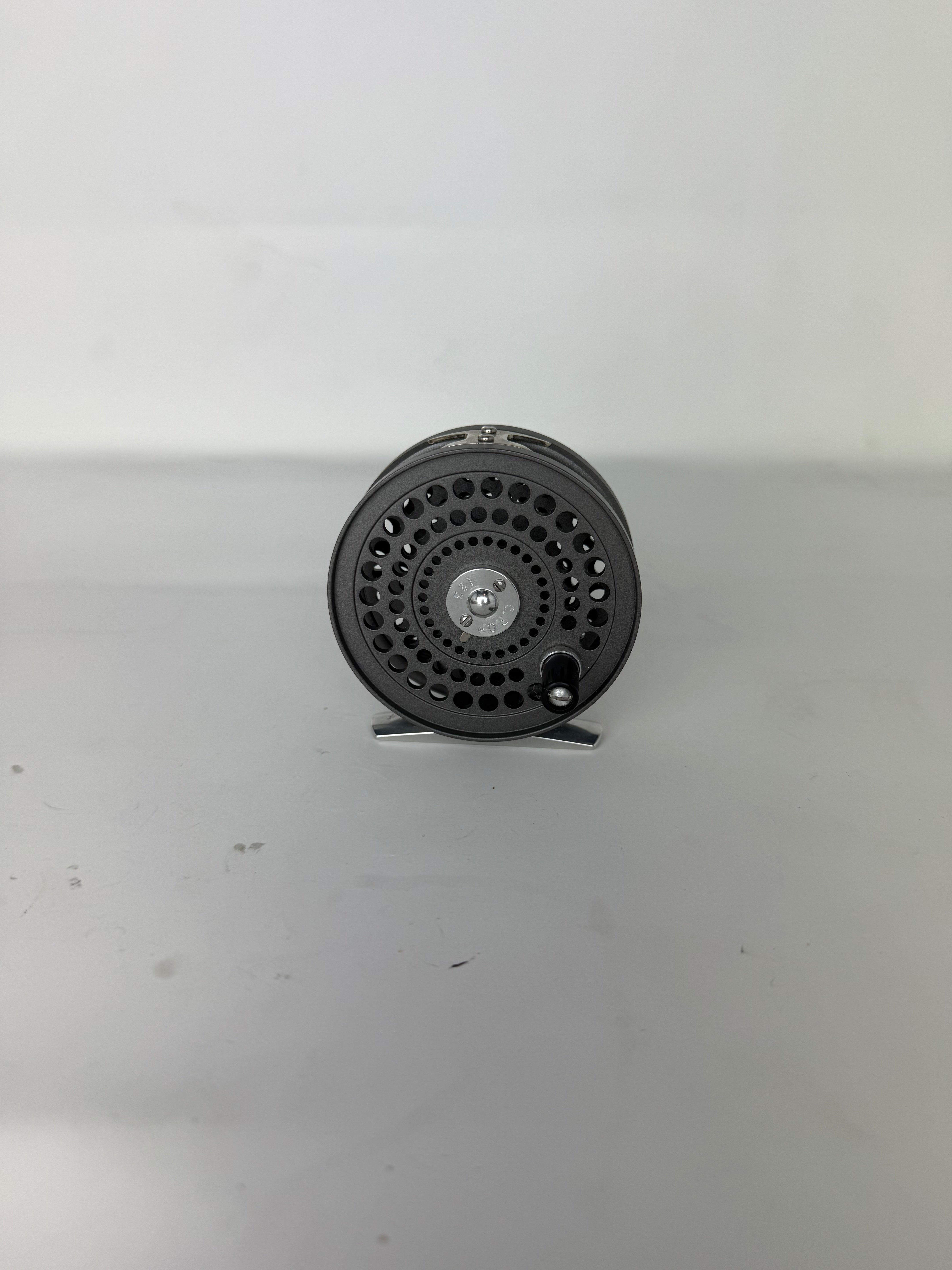 Used Orvis CFO 1-2-3 Reel Silver