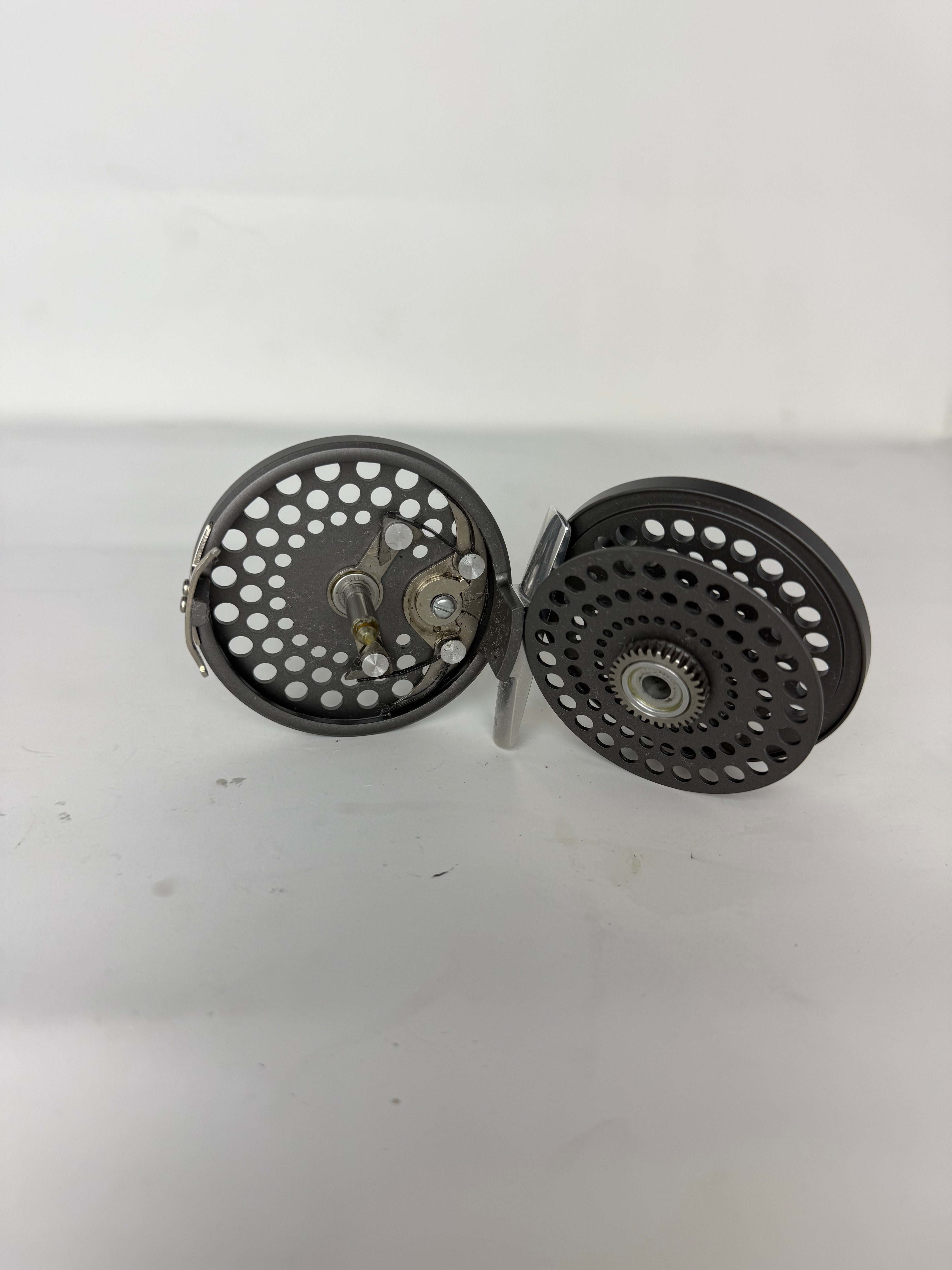 Used Orvis CFO 1-2-3 Reel Silver