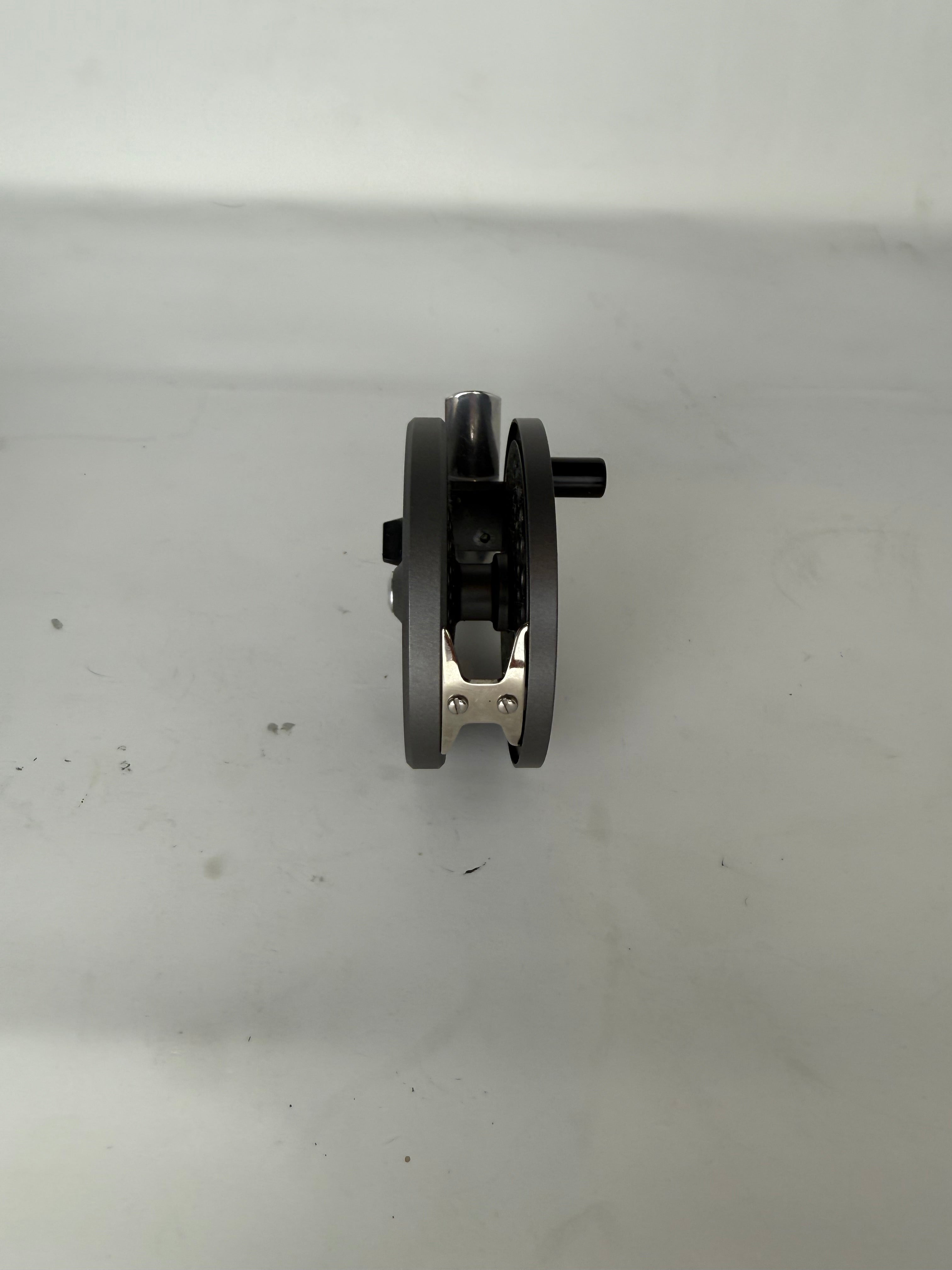 Used Orvis CFO 1-2-3 Reel Silver